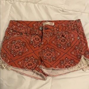 No boundaries shorts